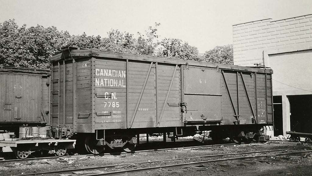 CN Narrow Gauge Wood Sheathed Boxcar - HO, S